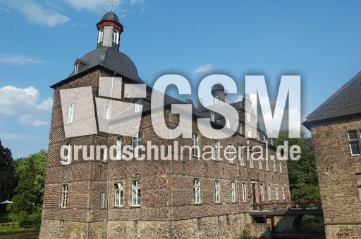Schloss_Hugenpoet_1.JPG